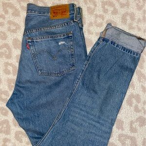LEVI’s JEANS